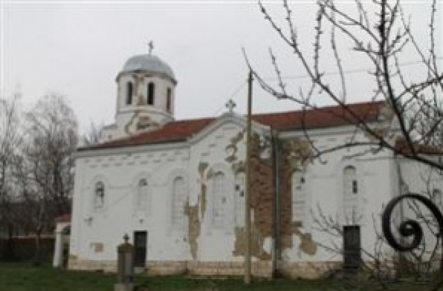 Осигурени са пари за ремонт на църквата и джамията в Лиляк