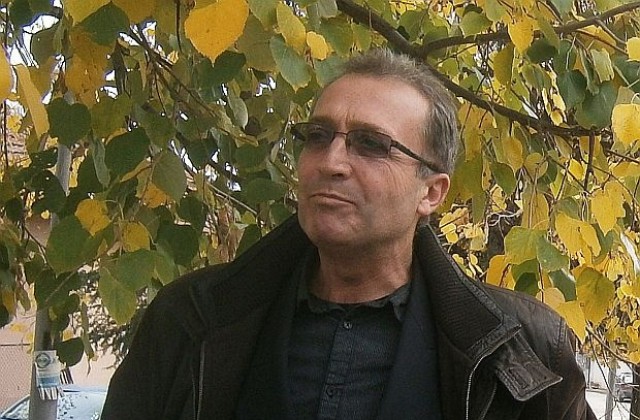 Емил Костадинов  води червената листа в Благоевград