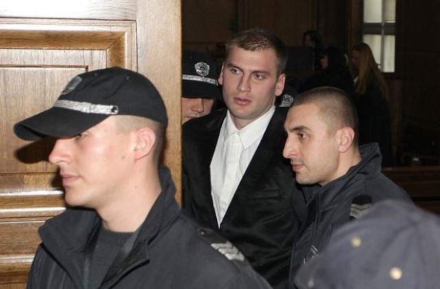 Октай Енимехмедов е обвинен в опит за убийство на Ахмед Доган