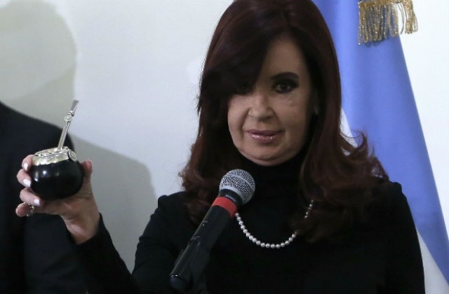 Президентът на Уругвай нарече Кристина Кирхнер „дърта вещица”