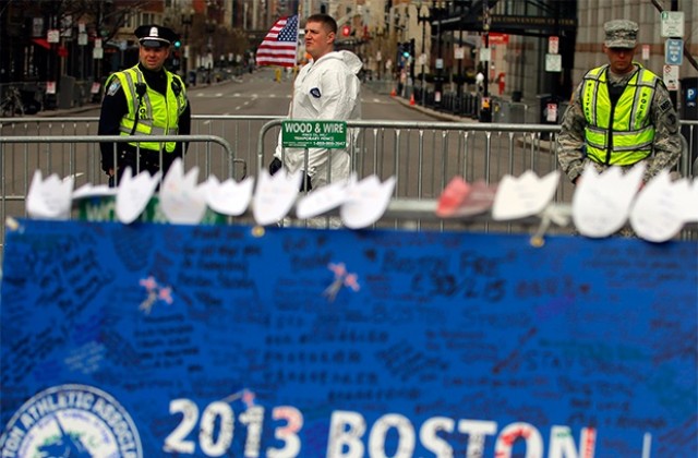 Арестуваният за атентатите в Бостън почина в болница