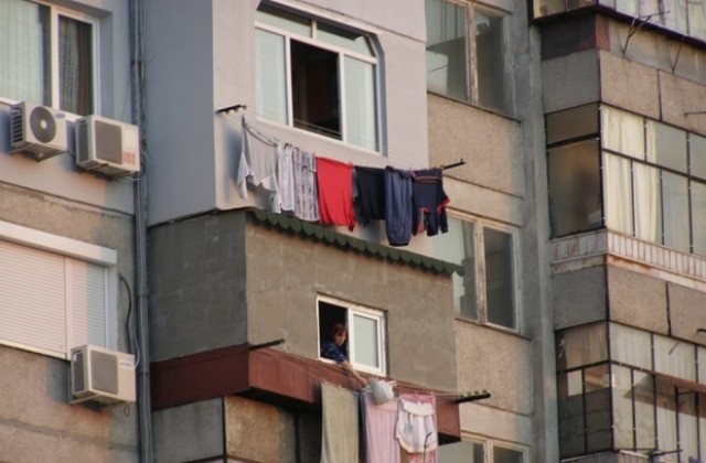Общината продава над 30 апартамента, за да кърпи положението