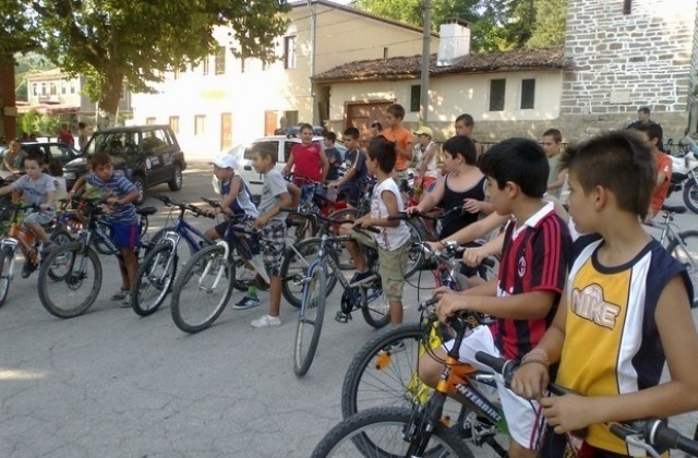 500 на велосипеди по пловдивските булеварди в неделя