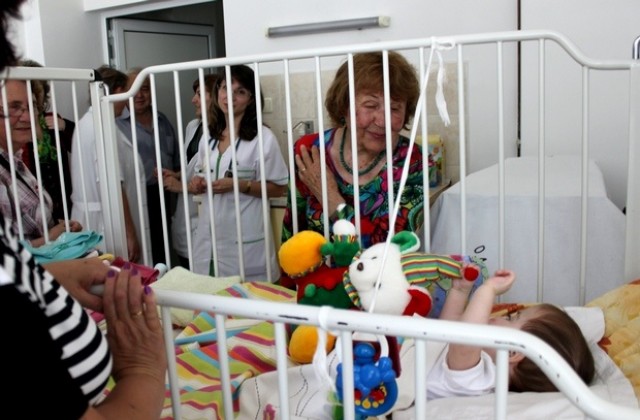 Френска фондация направи дарение на Детската клиника на УМБАЛ