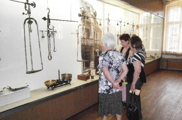 Гостите на Нощ в музея видяха пет специални изложби
