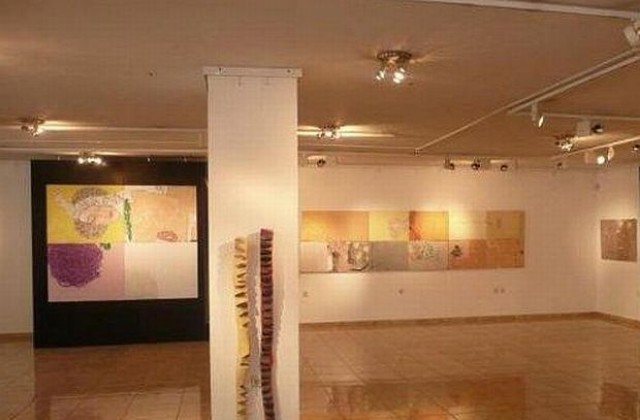 Живопис, графика и приложно изкуство се срещат в  художествена изложба в Благоевград