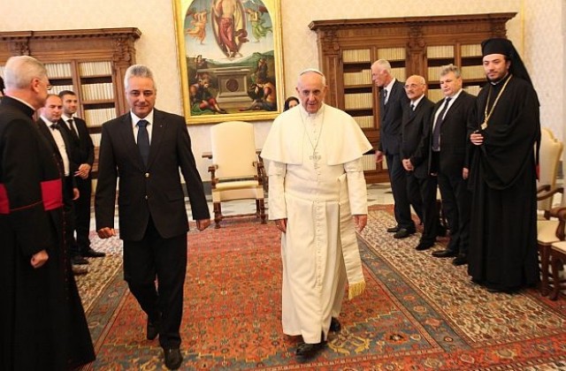 Папа Франциск благослови българите