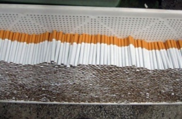 60 000 къса заготовки и насипен тютюн откриха у двама от Буковлък