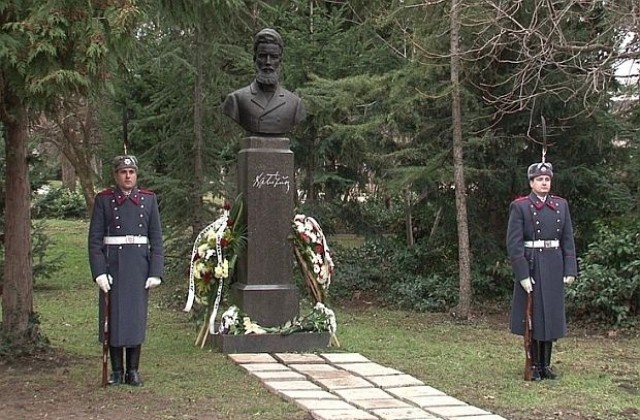 България почита паметта на Христо Ботев