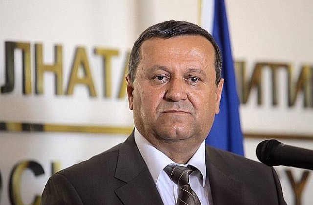 Министър Адемов иска двойно по-голям бюджет за субсидирана заетост за 2014-а
