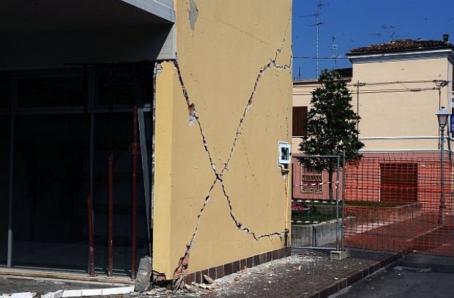 Силно земетресение стресна Италия, вторичните трусове продължават