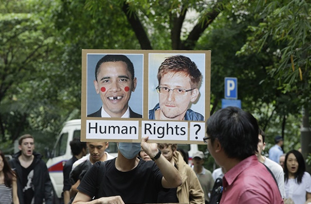 Редица страни отхвърлиха молбата на Сноудън за политическо убежище