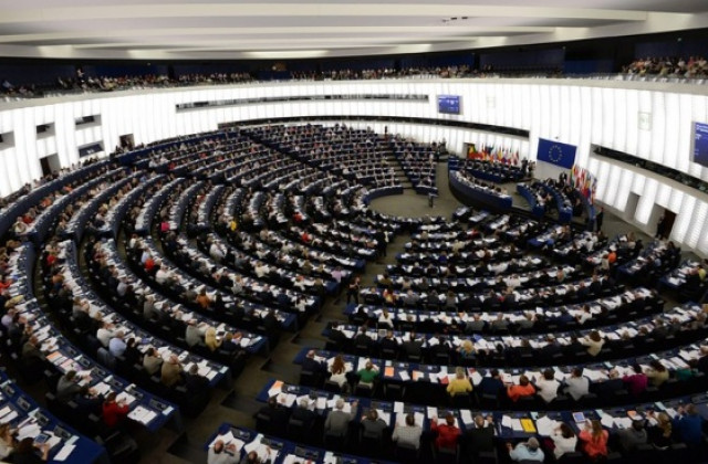 Европарламентът иска от САЩ обяснения за шпионския скандал