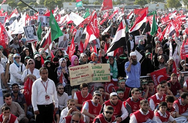 Хиляди демонстрираха в Истанбул в подкрепа на Морси