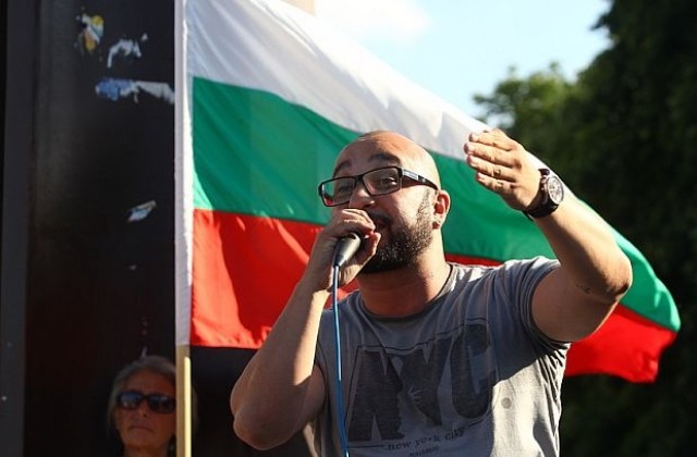 Шамара за протестиращите срещу Орешарски: Лицемери с холивудски усмивки