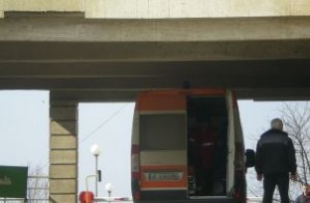 Румънец катастрофира с мотор на бул. „Хр. Ботев”