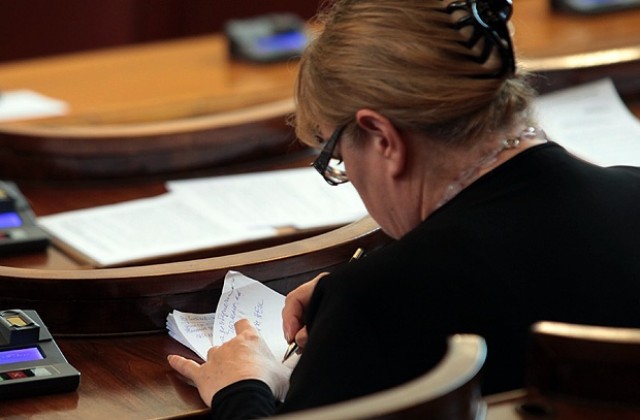 Депутатите ще обсъждат екшън плана на Орешарски след ваканцията