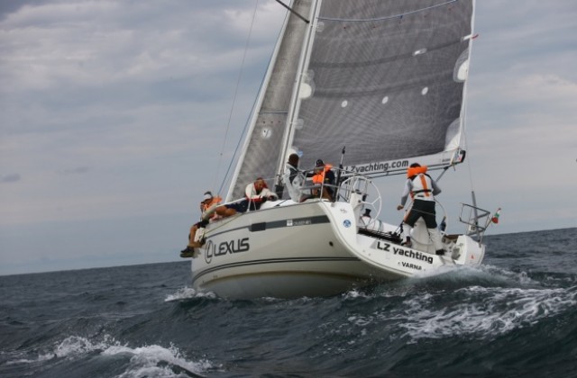 Над 400 елитни ветроходци мерят сили в Международна регата Cor Caroli - Bavaria Yachts