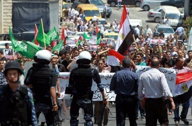 Сблъсъците в Египет отново взимат жертви в петъка на гнева