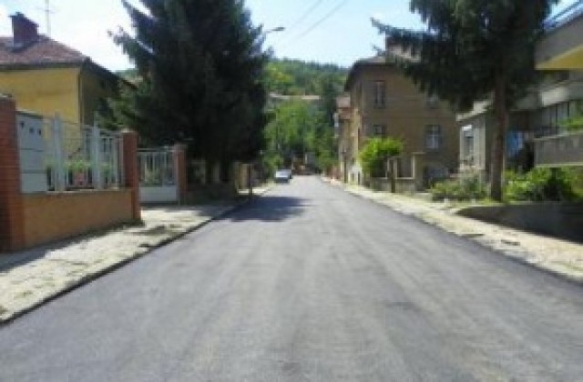 Възстановен е асфалта на улиците Добри Карталов и Иван Вазов
