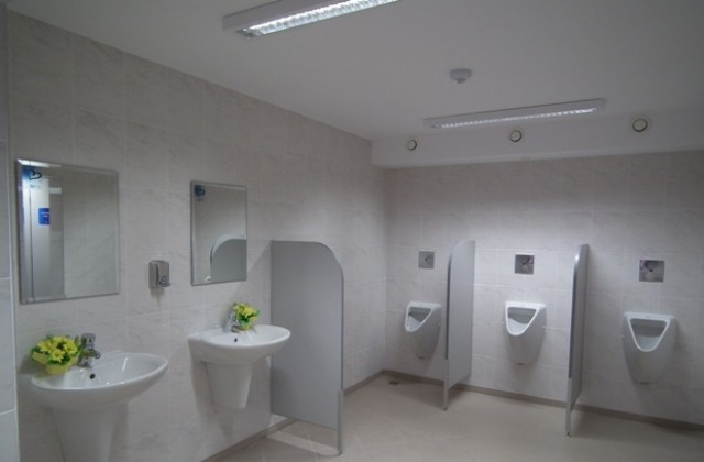 Откриха модернизираните  обществени санитарни помещения  в Севлиево