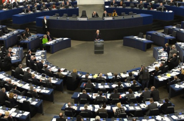 Темата за бежанците и ромите на дневен ред в Европейския парламент