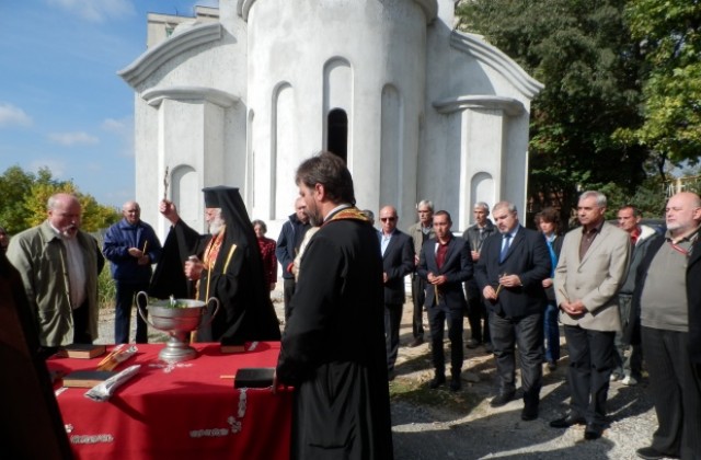 Депутати от ГЕРБ с ново дарение за храма „Св. Игнатий Старозагорски”
