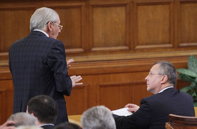 Станишев изненадан от отсъствието на Делян Пеевски в парламента