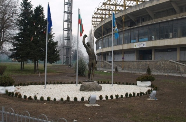 Министерство на спорта мълчи и увърта за стадион Пловдив