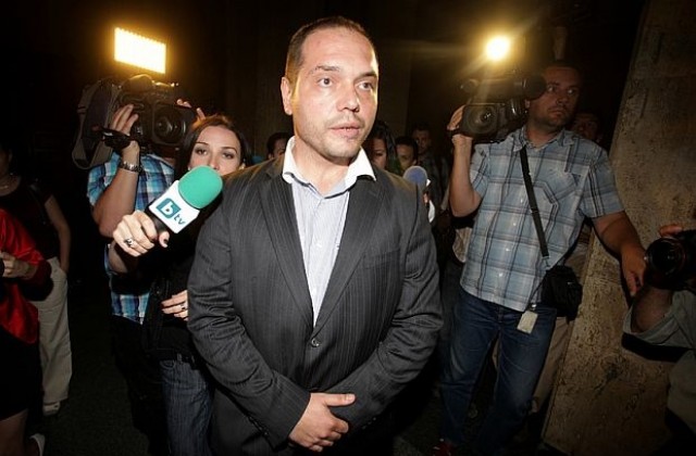 На третия ден парламентът освободи Филип Златанов