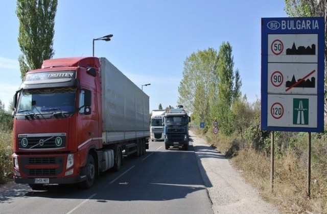 16-километрова опашка от камиони на Капитан Андреево