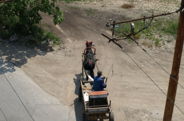 Мерцедес отнесе каруца на пътя за Пазарджик