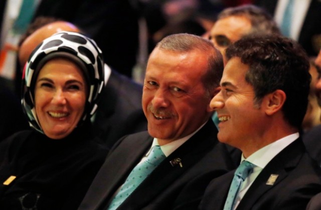 Ердоган бърза да вкара забрадките и в парламента