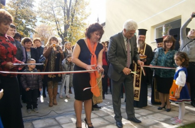 Тържествено беше открита новата детска градина в Дупница