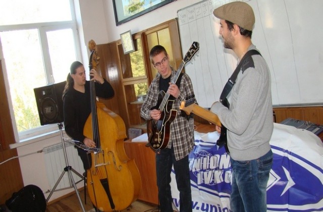 Младежкият джаз фест на Димитровград гостува в ПМГ Вазов