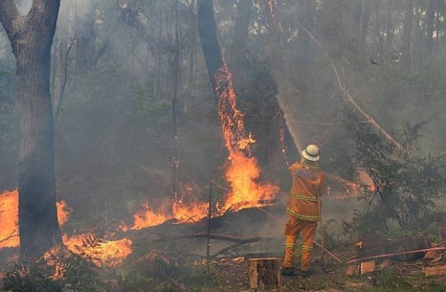 Голям пожар в Австралия е бил причинен от военно учение