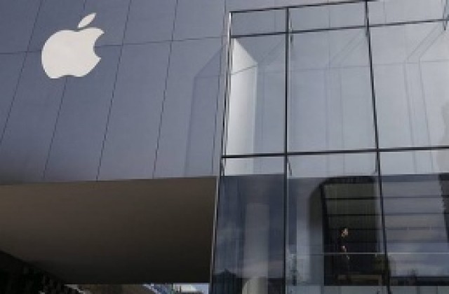 За първи път през последните 11 години Apple е намалил печалбата си