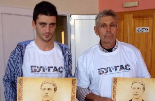 Бургаски актьори отиват да обединяват студентите