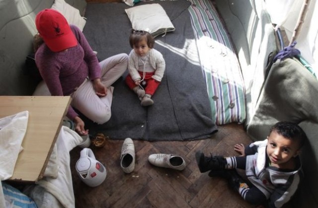 Иракчанка от бежанския лагер в Ковачевци роди момче в Перник