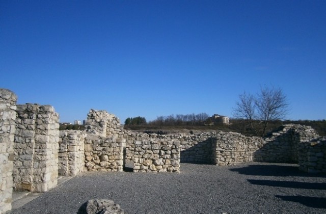 Благоустройството около крепостта Сторгозия увеличи посетителите