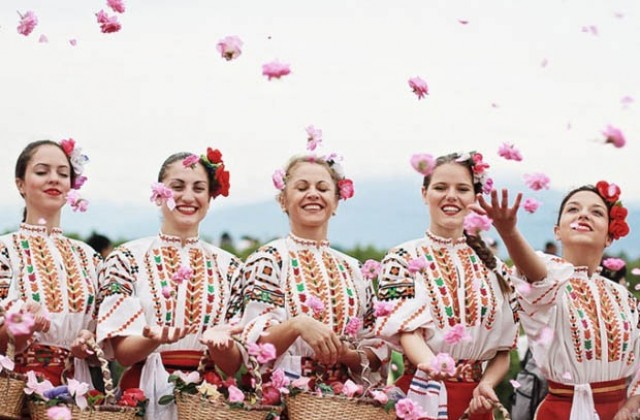 Фестивал Общи корени сближава български и румънски общини