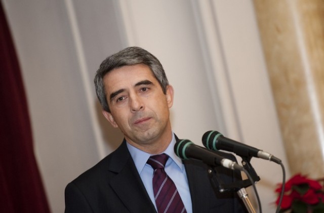 Президентът призова българите към повече доброволчески инициативи