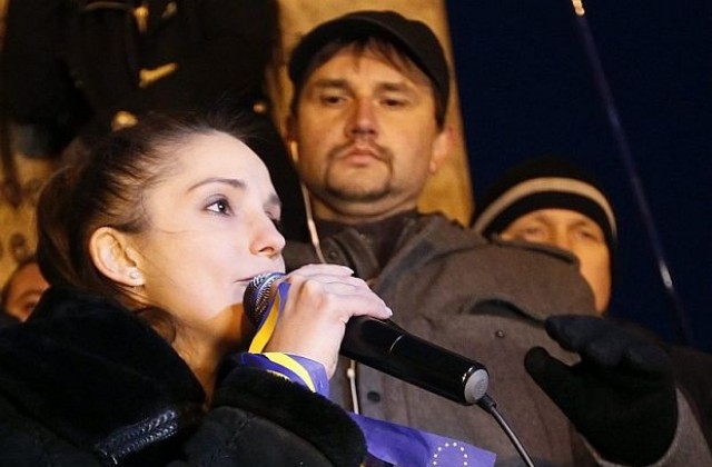 Тимошенко прекрати гладната стачка, сравни Янукович със Сталин