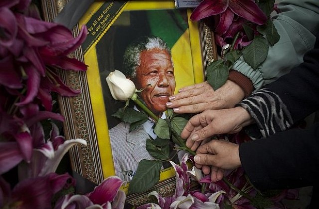 Семейство Обама ще присъства на заупокойната церемония в памет на Мандела
