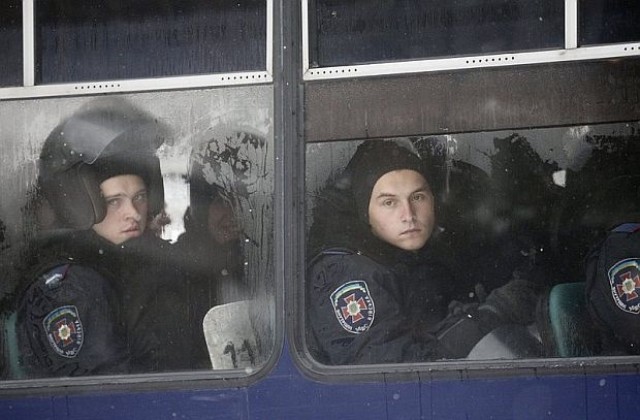 Украинската милиция се готви да разпръсне протестиращите, твърди опозиционер