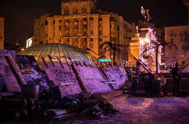SMS атака срещу протестиращи в Украйна: Обградени сте, нямате шанс