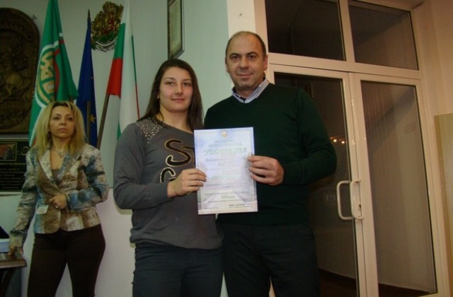 20 000 лв. общински стипендии получиха 132 ученици от Димитровград