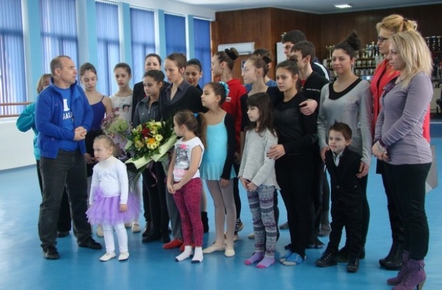 13 в майсторския клас на прима балерината Диляна Никифорова