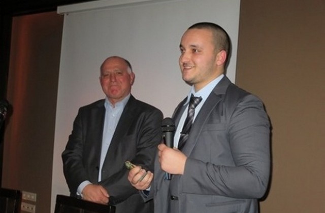Възпитаник на ВТУ взе наградата Студент по право 2013