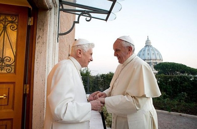 Папа Бенедикт се оттеглил, за да започне промяна в католическата църква